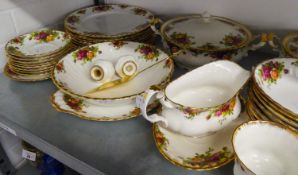 ROYAL ALBERT CHINA 'OLD COUNTRY ROSES' PATTERN DINNER AND TEA SERVICE, APPROX 100 PIECES