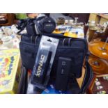 MINOLTA DYNAX 500si 35mm ROLL FILM CAMERA, WITH ZOOM LENS, AF 28-18 IN CANVAS CAMERA BAG, WITH