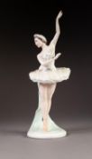 COALPORT LIMITED EDITION PORCELAIN FIGURE OF DAME MARGOT FONTEYN, from the ?Royal Academy of