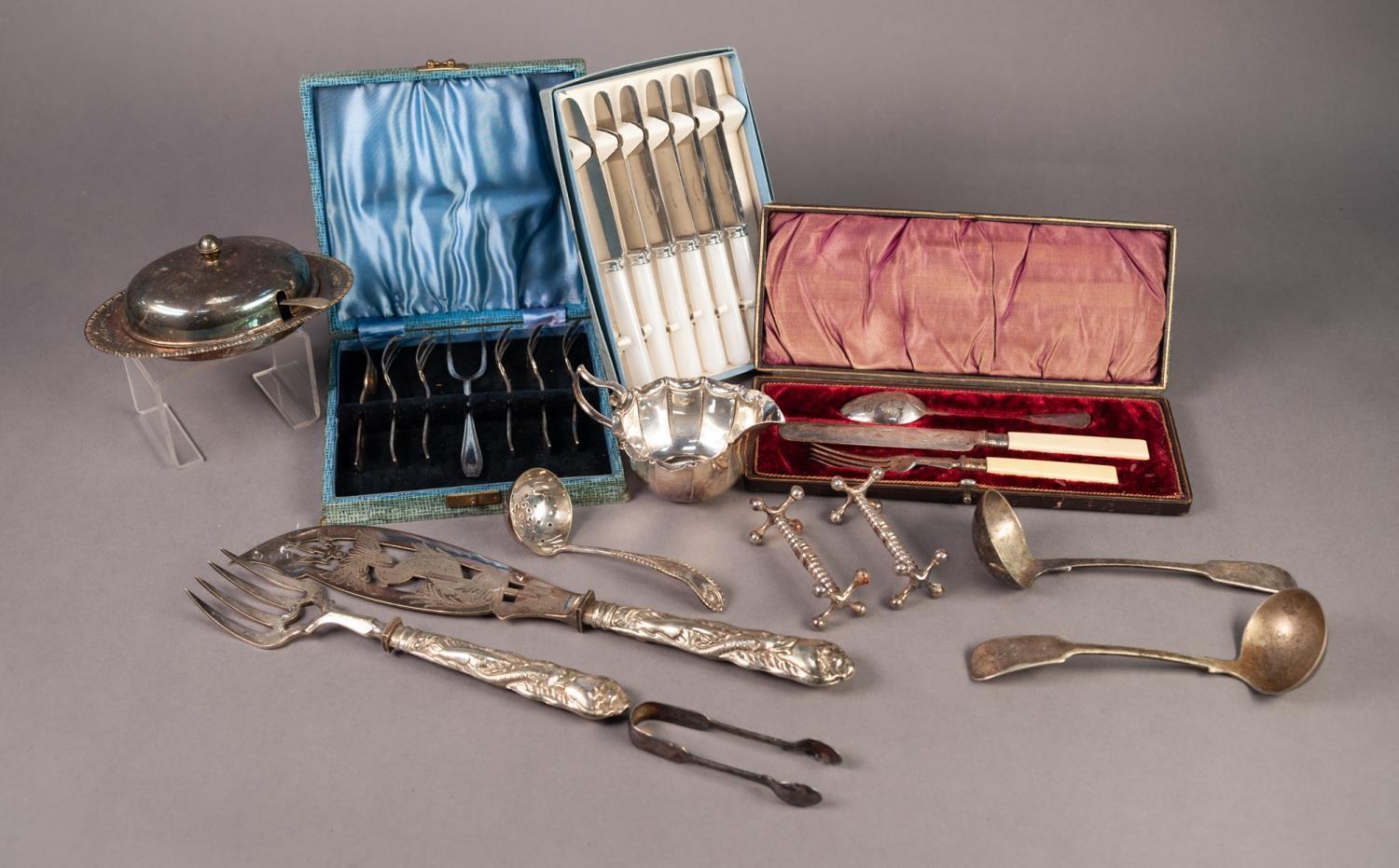 MIXED LOT OF ELECTROPLATE, to include: PAIR OF FANCY FISH SERVERS, CASED THREE PIECE CHILD?S CUTLERY