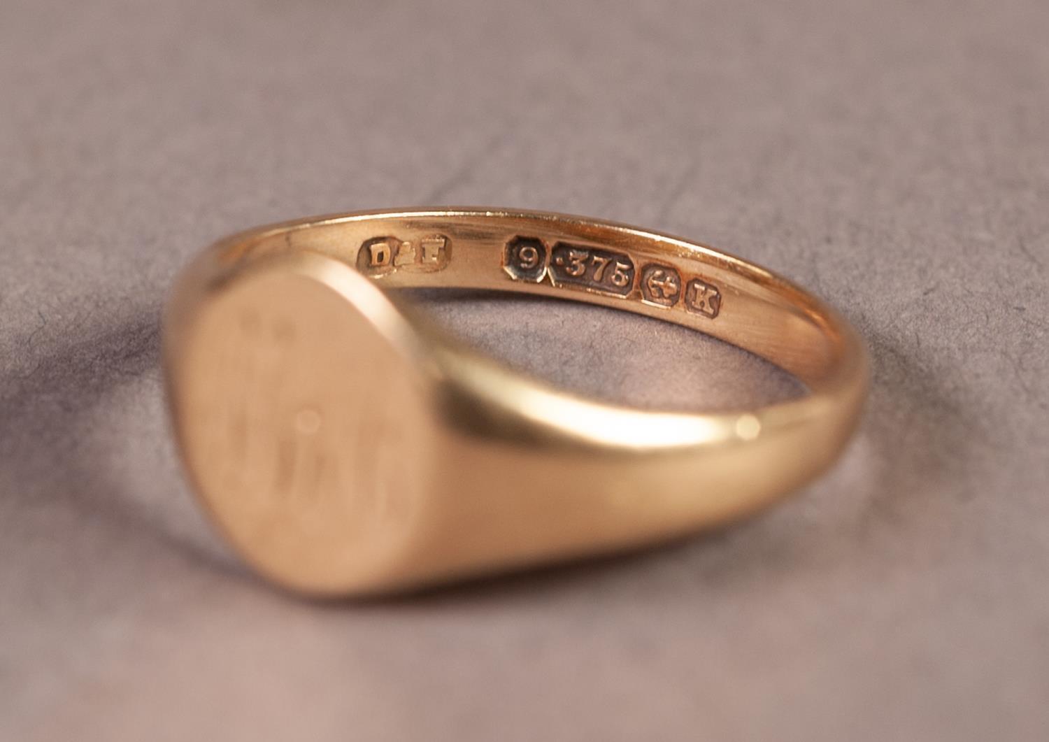 9ct GOLD SIGNET RING, the oval top engraved with initials 'MA', Birmingham hallmark 1859, 2.8gms, - Image 2 of 2