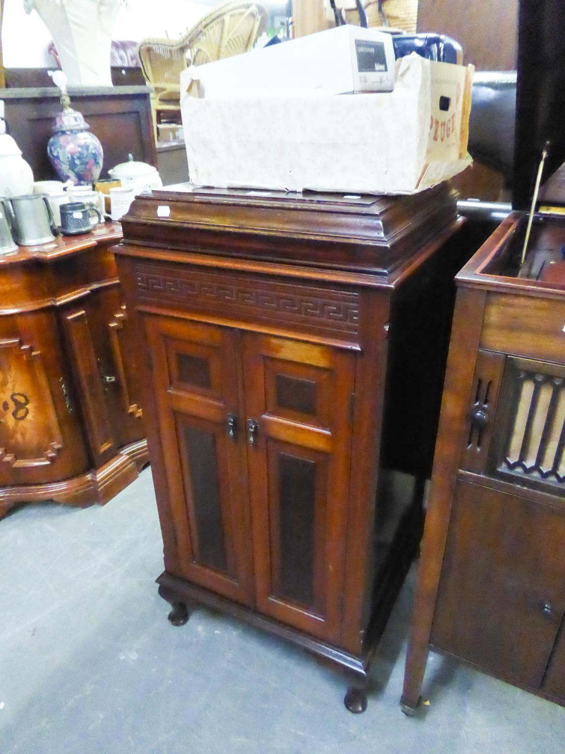 A MAHOGANY WIND-UP GRAMAPHONE CABINET ONLY (NO WORKS)