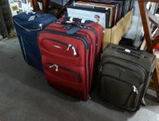 THREE VARIOUS SIZED SUITCASES (3)