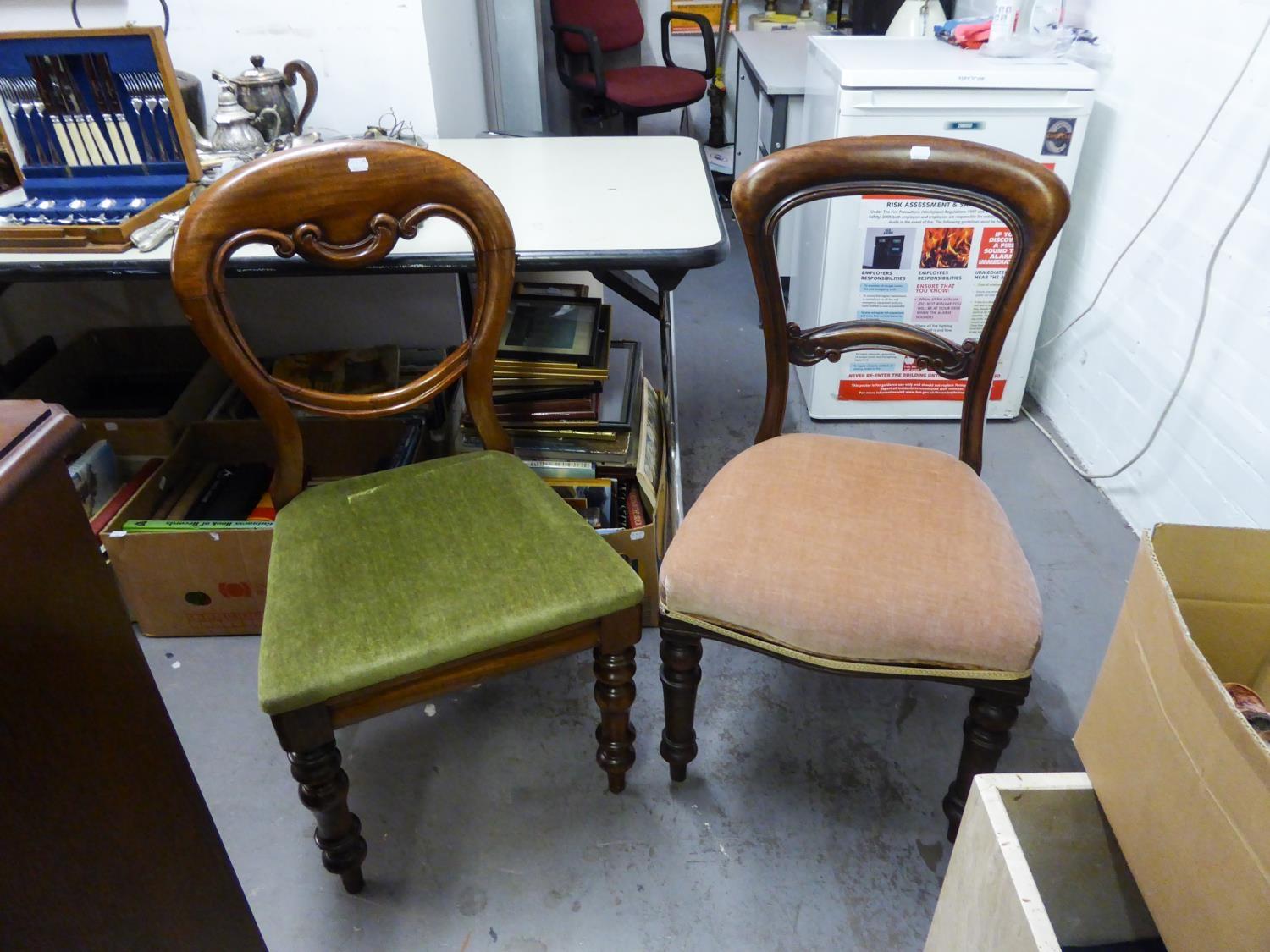 VICTORIAN MAHOGANY BALLOON BACK SINGLE CHAIR, LOOSE SEAT COVERED IN GREEN VELVET AND A VICTORIAN