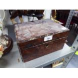 A VICTORIAN BURR WALNUTWOOD JEWELLERY BOX WITH LIFT OUT TRAY