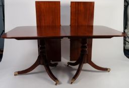 MODERN GEORGIAN STYLE MAHOGANY TWIN PEDESTAL DINING TABLE WITH TWO ADDITIONAL LEAVES AND SET OF