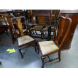 A SET OF FOUR QUEEN ANN STYLE WALNUT WOOD SINGLE CHAIRS AND TWO SIMILAR SINGLE CHAIRS (6)