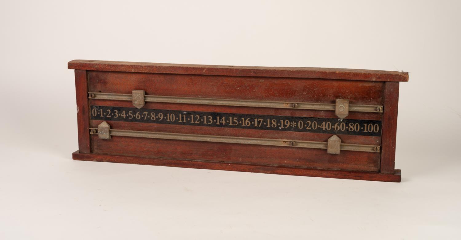 VINTAGE BRASS AND MAHOGANY WALL MOUNTED SNOOKER SCORE BOARD, 22? x 7? (56cm x 17.8cm)