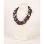 20th CENTURY GLASS BEAD NECKLACE mounted with thirteen natural amethyst stones
