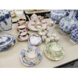 VARIOUS ITEMS OF CHINA TO INCLUDE; FOUR ANTIQUE WEDGWOOD 'PEARL' SAUCERS, TWO BAVARIA TRIO SETS, A