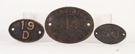 VINTAGE HEAVY OVAL CAST IRON 'FESTINIOG RAILWAY No. 114 PLATE' 10" (25.5cm) wide, a L.Y.R. No. 30