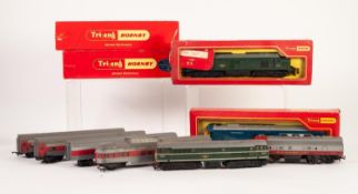 A SMALL SELECTION OF HORNBY PLASTIC 'OO' GAUGE MODEL RAIL, 10 items in total to include; boxed