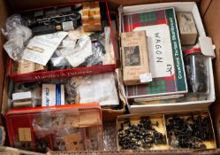 GOOD SELECTION OF 'OO' GAUGE MAINLY CAST AND OTHER METAL COMPONENTS AND PARTS to include; boxed