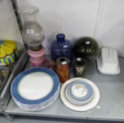 OIL LAMP AND GLASS SHADE, WITH PINK OPAQUE GLASS BASE, SIX WEDGWOOD DINNER PLATES AND SUNDRY ITEMS