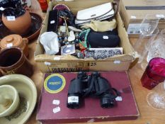 MONK LF840 BINOCULARS 8 x 40 ZOOM, OLD SCRABBLE GAME, BELLA ITALIAN DESIGN HANDBAG, GLASSES, PEERS