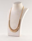 9ct GOLD FANCY LIONK CHAIN NECKLACE with graduated fringe pattern front, 17 3/4in (45cm) long, 11.