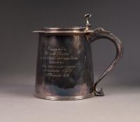 GARRARD & Co Ltd, MODERN GEORGIAN STYLE PRESENTATION LARGE LIDDED TANKARD, of plain, slightly