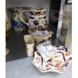 THREE MASON?S IRONSTONE CHINA ?MANDARIN? PATTERN ITEMS, VIZ A JUG, 6? HIGH; A HEXAGONAL BOX AND