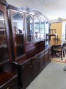 REGENCY MAHOGANY DINING ROOM SUITE OF 8 PIECES, VIZ 6 CHAIRS (4+2), A DOUBLE PEDESTAL DINING TABLE