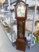 A MODERN MAHOGANY GRANDMOTHER CLOCK WITH WEIGHT DRIVEN MOVEMENT, GLASS PANELLED DOOR, ARCHED BRASS