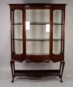 EDWARDIAN LINE INLAID MAHOGANY DISPLAY CABINET, the moulded cornice above a central bow fronted