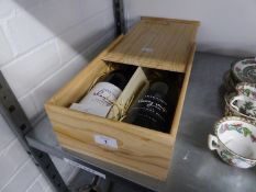 TWO BOTTLES OF 'SHERWOOD' NEW ZEALAND PINOT NOIR 2011 AND SAUVIGNON BLANC, IN WOODEN CASE