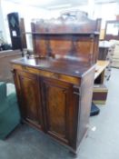 EARLY NINETEENTH CENTURY FLAME CUT MAHOGANY CHINNONIER