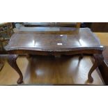 A MODERN BURR WALNUTWOOD OBLONG COFFEE TABLE WITH GLASS PROTECTOR TOP AND AN OCCASIONAL TABLE/