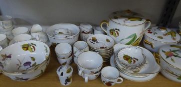 ROYAL WORCESTER EVESHAM AND ARDEN DINNER WARES TO INCLUDE; TUREENS, FLAN DISHES, BOWLS, (53