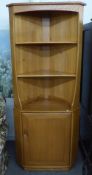 MID CENTURY VINTAGE ERCOL BLOND WINDSOR CORNER CABINET/UNIT HAVING TWO SHELVES TO TOP SECTION AND