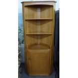 MID CENTURY VINTAGE ERCOL BLOND WINDSOR CORNER CABINET/UNIT HAVING TWO SHELVES TO TOP SECTION AND