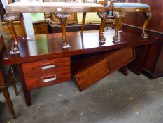 A GOOD QUALITY 'GORDON RUSSELL' MODERN OFFICE DESK WITH COMBINED FILING CABINET (215cm x 90cm)