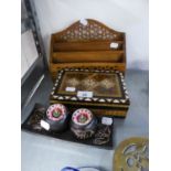 AN ORNATE MIDDLE EASTERN WOODEN TABLE CIGARETTE BOX WITH ELABORATE BONE AND PARQUETRY INLAY; A