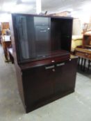 A GOOD QUALITY 'GORDON RUSSELL' CABINET, WITH SLIDING GLASS UPPER SECTION (MATCHING OFFICE DESK)