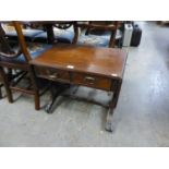 A MAHOGANY SMALL SOFA TABLE STYLE COFFEE TABLE