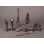 MIXED LOT OF ELECTROPLATE, to include: PANELLED OCTAGONAL SUGAR CASTOR, TOAST RACK, PAIR OF BUD
