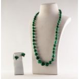 NECKLACE OF GRADUATED ROUND MALACHITE BEADS, 25IN (63.5cm) long and a PAIR OF MALACHITE CLIP-ON STUD