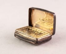 GEORGE III SILVER VINAIGRETTE with sunburst engraved top and base, dot pattern borders, gilt