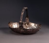 EARLY TWENTIETH CENTURY 800 MARK CONTINENTAL SILVER OVAL FRUIT BASKET, heavily embossed with