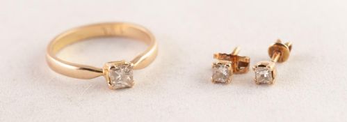 18K GOLD RING CLAW SET WITH A PRINCESS CUT SOLITAIRE DIAMOND, approximately 0.40ct, 3.3 gms, ring