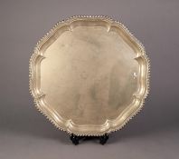 HEAVY QUALITY LARGE GEORGIAN STYLE POLYFOIL TRAY with plain centre and applied gadroon cast edge, 18