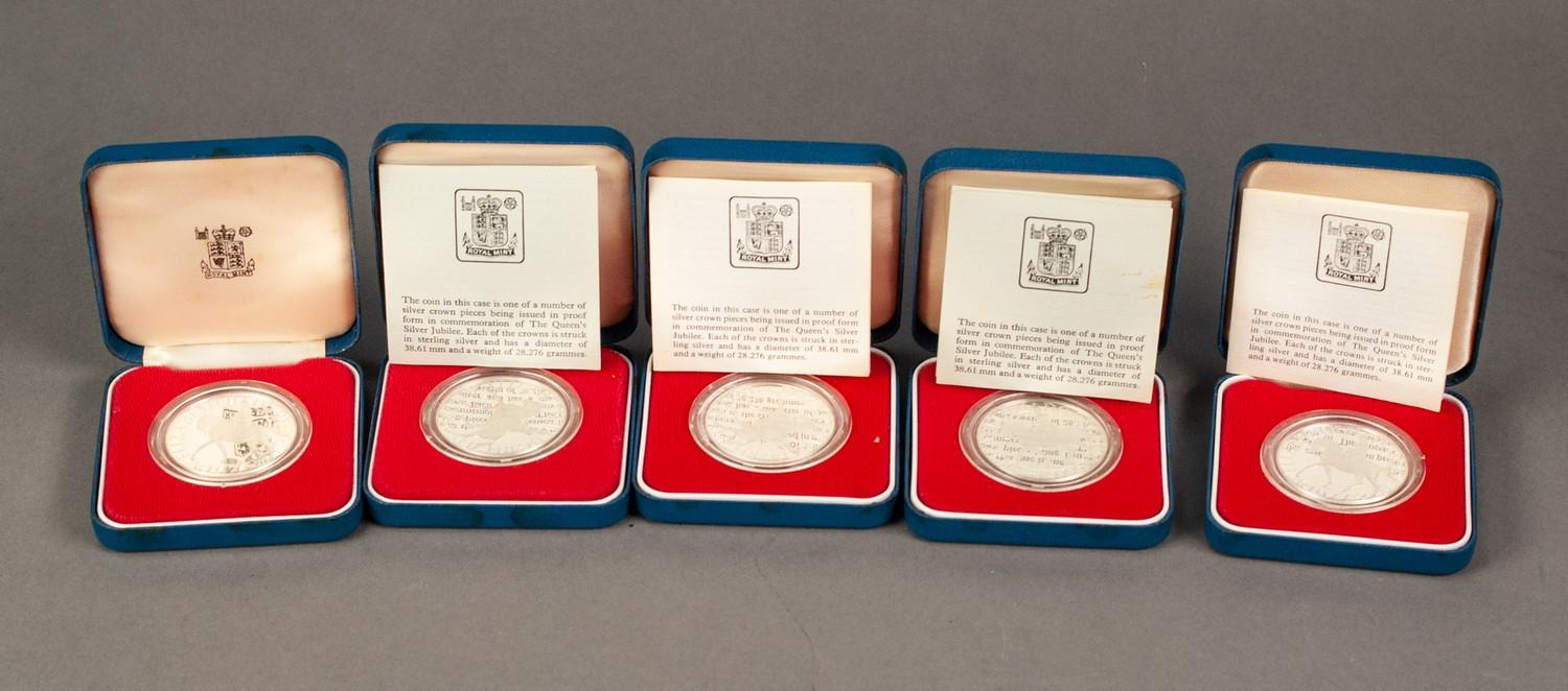 FIVE ?QUEENS SILVER JUBILEE? SILVER PROOF CROWN COINS, four supplied with booklet and all cased