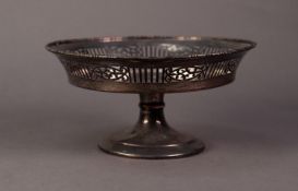 EARLY 20th CENTURY SILVER PEDESTAL BOWL with pierced border, Birmingham 1913, 11 1/2 oz