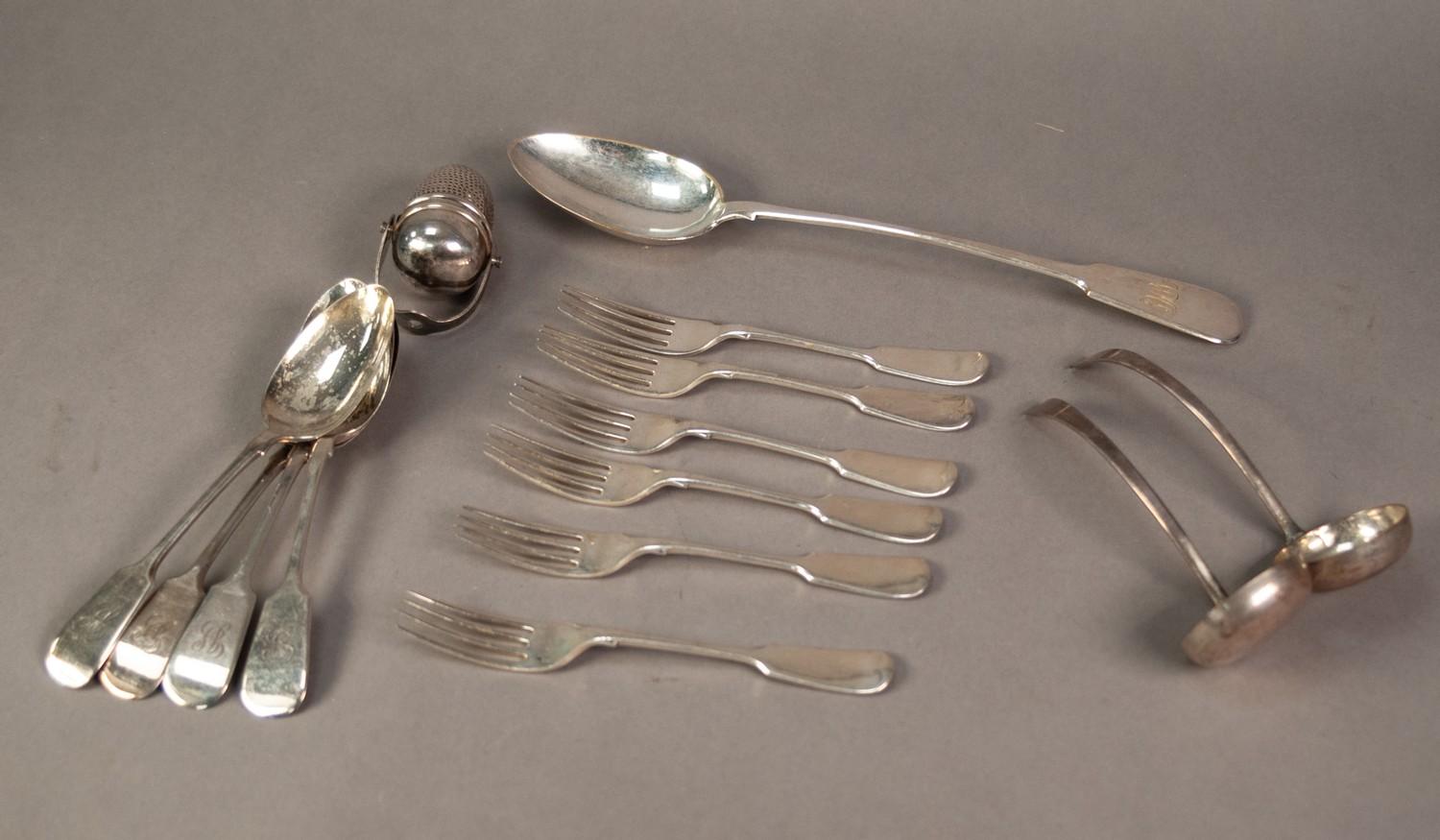 ELEVEN PIECES OF ELECTROPLATED FIDDLE PATTERN CUTLERY, comprising: GRAVY SPOON, FOUR TABLE SPOONS,