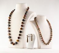 SINGLE STRAND NECKLACE OF MARBLED GREEN/BROWN UNIFORM ROUND HARDSTONE BEADS and the matching tear