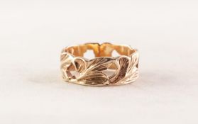 9ct GOLD PIERCED AND FOLIATE SCROLL CHASED BAND RING, 5.5gms, ring size S