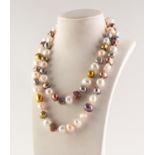 CONTINUOUS SINGLE STRAND NECKLACE OF BAROQUE PEARLS AND CULTURED BAROQUE PEARLS, 77 pearls,