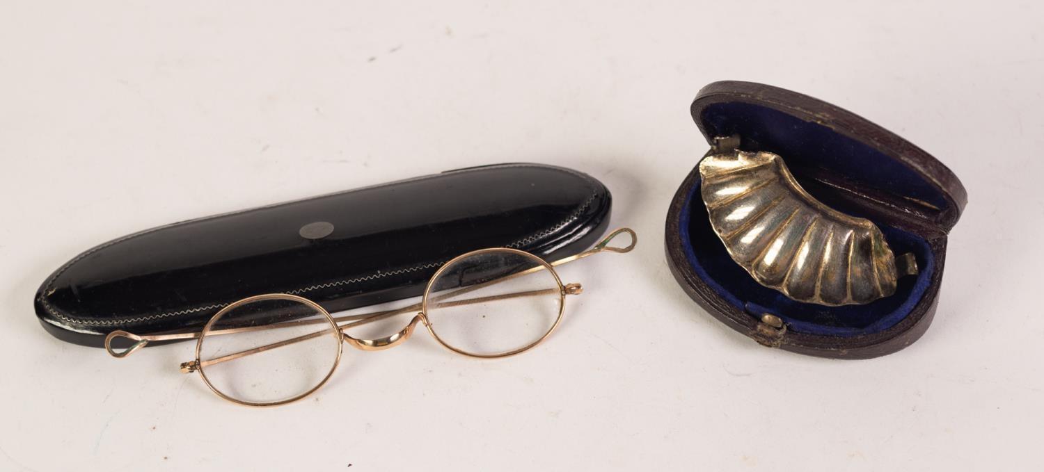 PAIR OF VICTORIAN GILT METAL FRAMED SPECTACLES, with oval lenses in a  CONTEMPORARY BLACK PAPIER