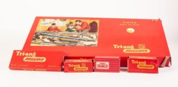TRIANG VIRTUALLY MINT AND BOXED SET RS14 with transcontinental double ended diesel locomotive, two