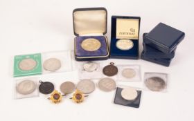 SIX ELIZABETH II CROWNS, 11 OTHER GERMAN, DUTCH AND OTHER COINS AND MEDALS, also two gilt metal  and